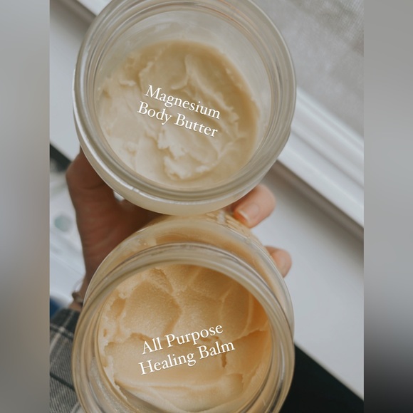 I’m going LIVE! Like this post to come hang with me for some amazing deals!🫶🏻 - Picture 16 of 17